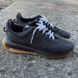 Nike Men's Black Sneakers